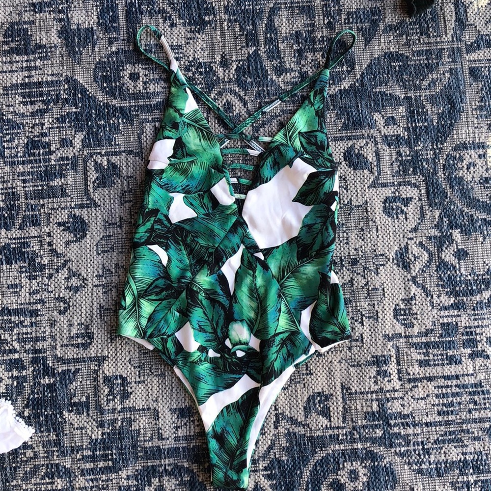 Etophe one piece